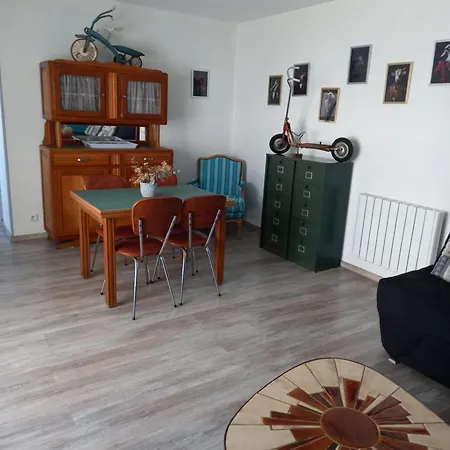 De La Queune 4 Pers * Souvigny