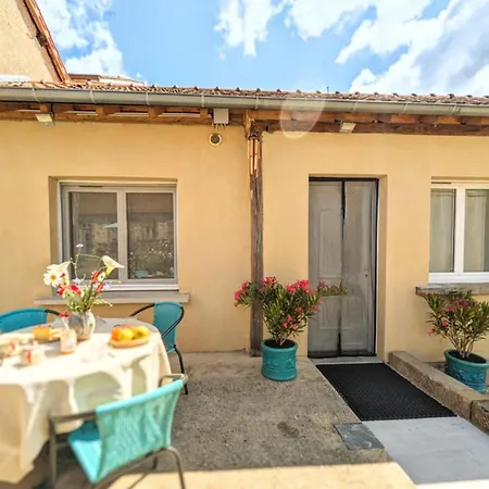 De La Queune 4 Pers Souvigny