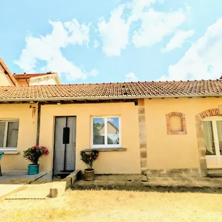 De La Queune 50 M2 * Souvigny
